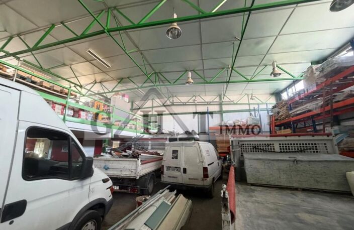 ENTREPOT BUREAUX 900 m2 A LA VENTE A CHENNEVIÈRES-SUR-MARNE — photo 4