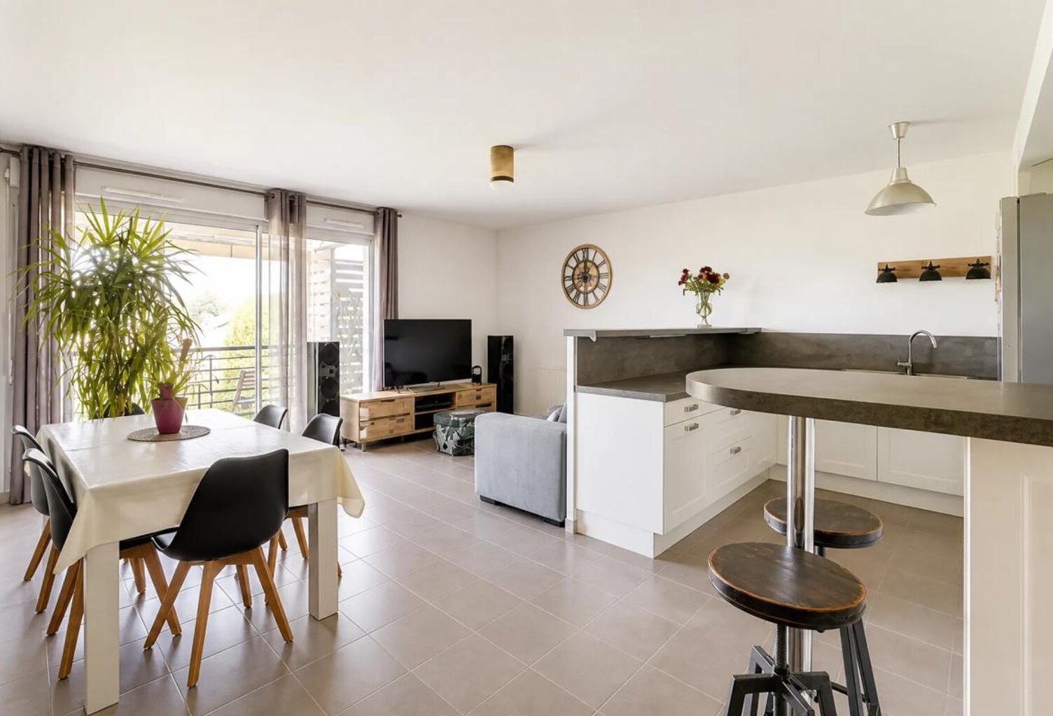 Appartement de 3 pièces de 67,30 m² à Vaulx-en-Velin — photo 1