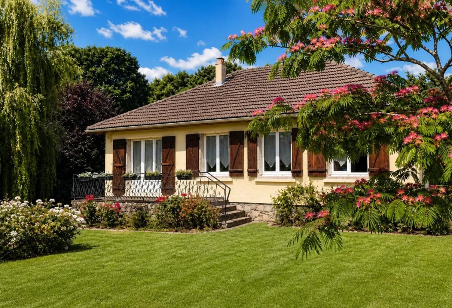 Le Billot : Plain-pied sur 4 212 m² avec dépendance Zone U — photo 1