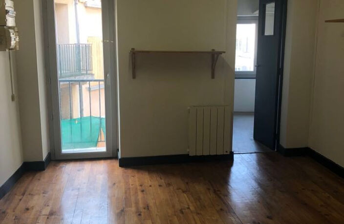 À Annonay, appartement de 29m2 à louer — photo 4