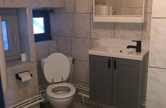 À Annonay, appartement de 29m2 à louer — photo 5