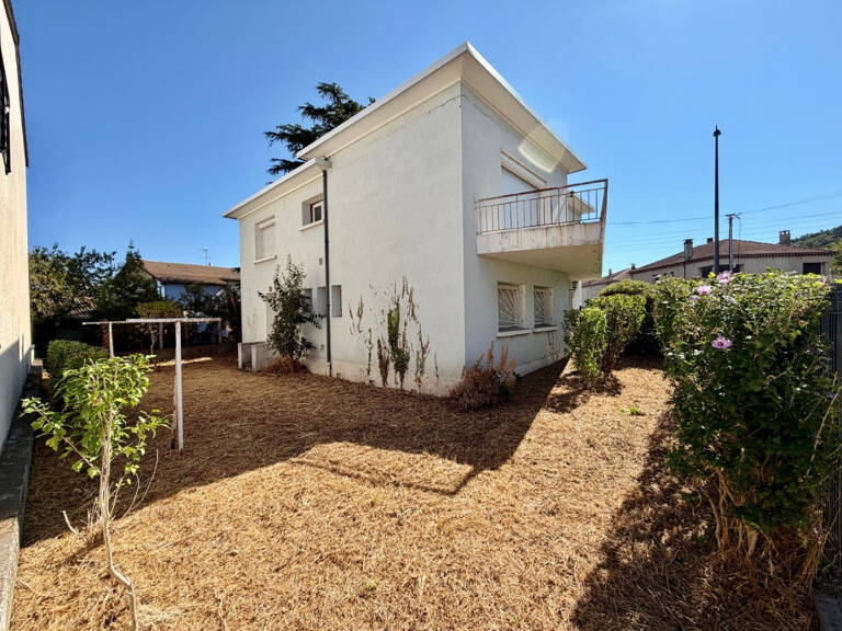 VALENCE - Maison de 125 m2 avec jardin, parkings et garages. — photo 1