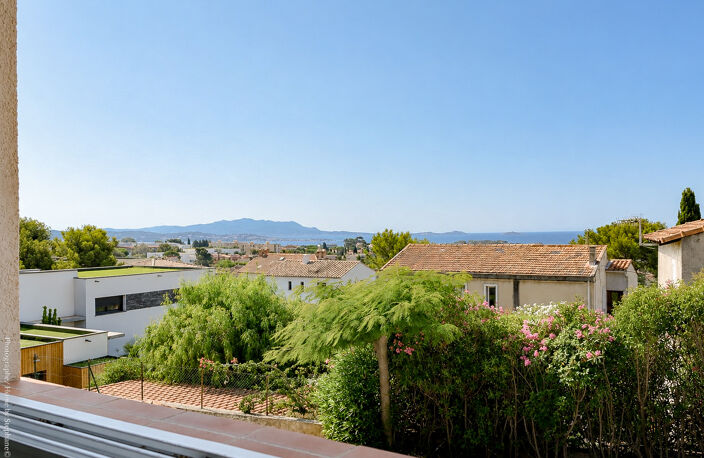 TYPE 4/5 BANDOL    VUE MER et JARDIN  PRIVATIF — photo 3