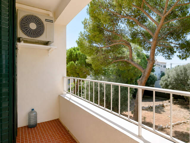 Appartement de type 4 avec 3 chambres- 1er étage- balcon et — photo du bien