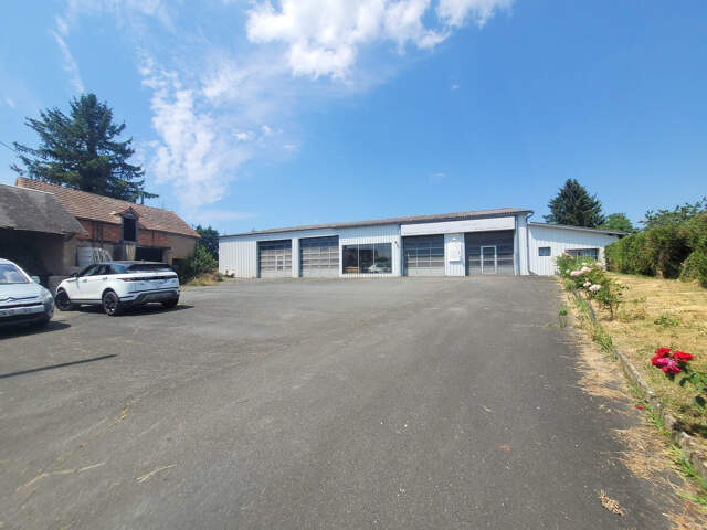 Garage de 900 m2 idéal pour votre activité ! — photo du bien