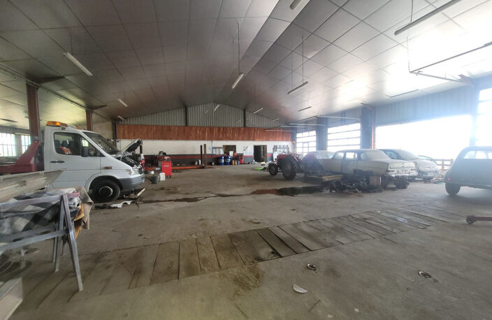 Garage de 900 m2 idéal pour votre activité ! — photo 4