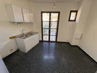 Carpentras   T3 avec terrasse de 50 m2, balcon, parking et c — photo 4
