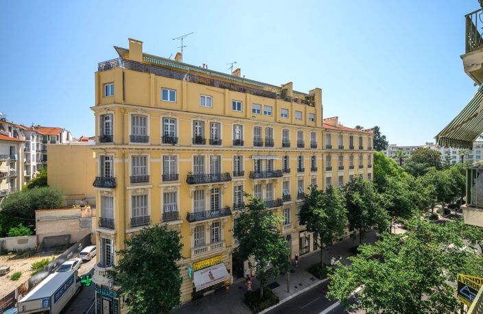 NICE - ALSACE/LORRAINE - Appartement 3 pièces traversant avec terrasses refait à neuf — photo 3