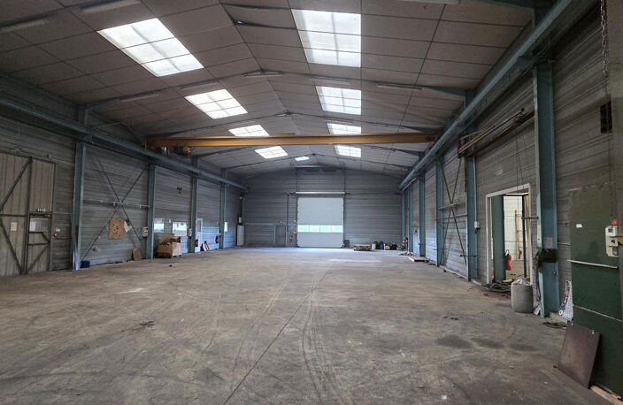 LOCAL D'ACTIVITE A VENDRE 20mn ANGERS SUD — photo 2