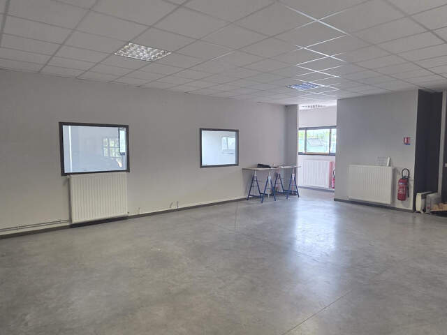 CELLULE D'ACTIVITE A LOUER ANGERS OUEST — photo du bien