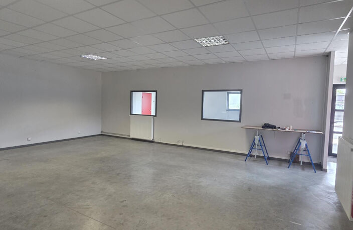 CELLULE D'ACTIVITE A LOUER ANGERS OUEST — photo 3