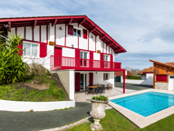 Ascain   Maison avec piscine au pied de la Rhune — photo 2