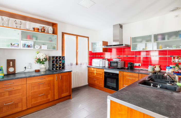 Ascain   Maison avec piscine au pied de la Rhune — photo 3