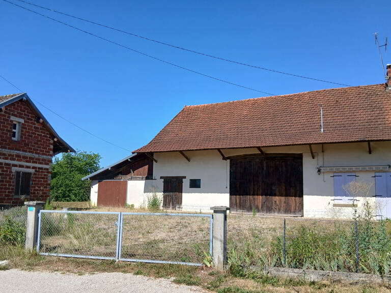 Longère mitoyenne avec dépendances, à la campagne — photo 1