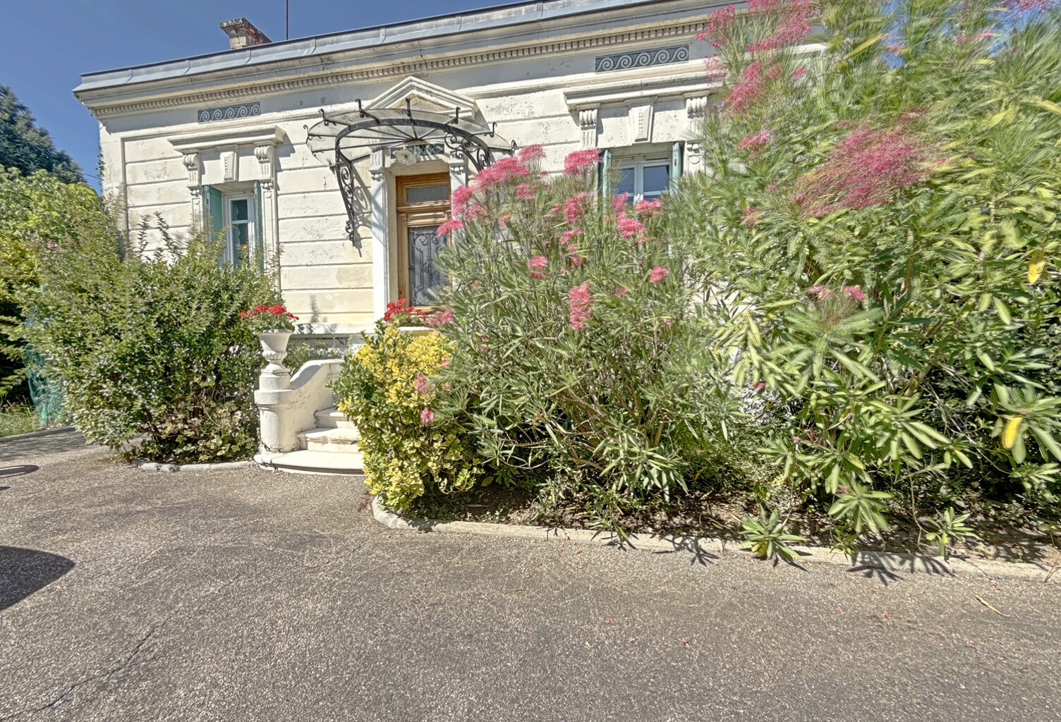 VILLA - LIBOURNE - — photo 1