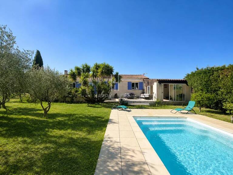 Coup de cœur ! Arles, Maison de plain-pied avec piscine sur 4 500 m² de terrain — photo 1