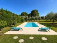 Coup de cœur ! Arles, Maison de plain-pied avec piscine sur 4 500 m² de terrain — photo 2