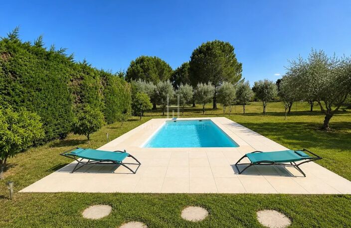 Coup de cœur ! Arles, Maison de plain-pied avec piscine sur 4 500 m² de terrain — photo 2