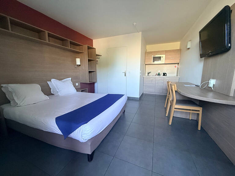STUDIO MEUBLE PROCHE ARPAJON - 21,01 M2 — photo 1