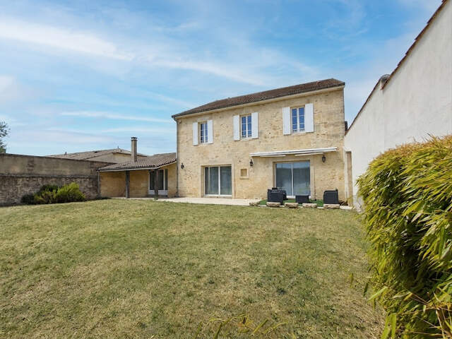 Maison de ville 'bourgeoise' 245 m² Pugnac — photo du bien