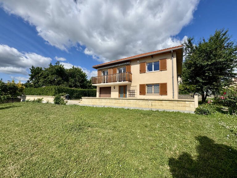 Maison ROMAGNAT 119 m2 - 3 ch - 2 bureau - sous-sol complet — photo 1