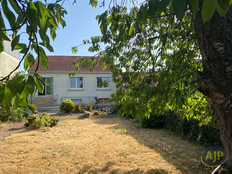 Maison à rénover avec jardin — photo 1