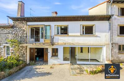 « Maison de village familiale avec terrasse, véranda, combles aménageables et double garage » — photo du bien