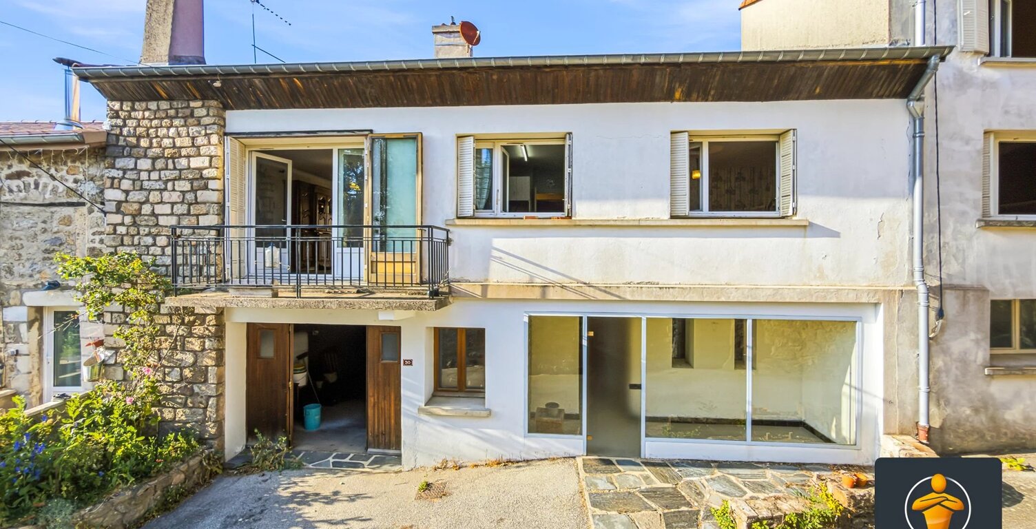 « Maison de village familiale avec terrasse, véranda, combles aménageables et double garage » — photo 1