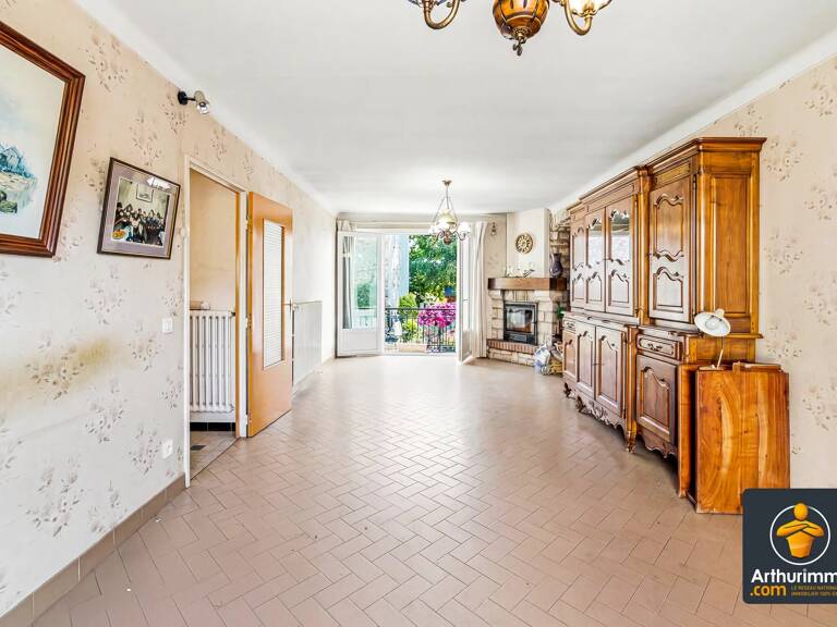 « Maison de village familiale avec terrasse, véranda, combles aménageables et double garage » — photo 1