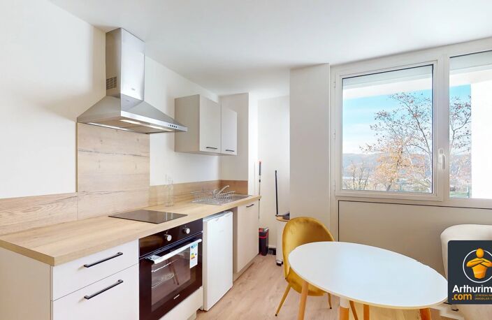 Appartement 2 pièces de 37 m² entièrement rénové avec vue dégagée. — photo 4