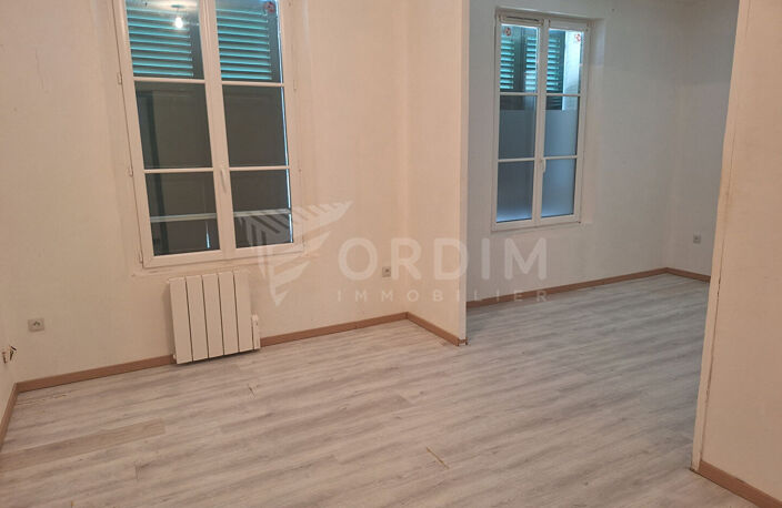 Neuvy sur Loire - Logement de type F3 - Jardin et garage — photo 2