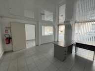 Local commercial — photo 2
