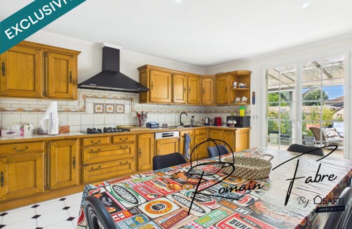 Immeuble de 630m2 comprenant un ensemble de locaux commerciaux de 360m2 ainsi qu'une maison avec 6 chambres — photo 5