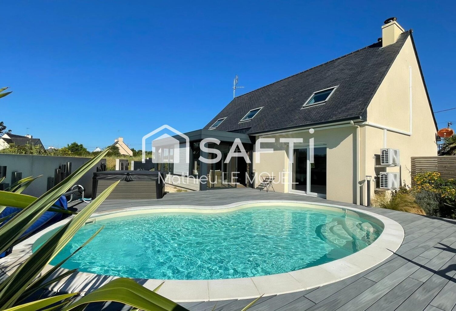 Maison contemporaine de 2006, 4 chambres, piscine — photo 1