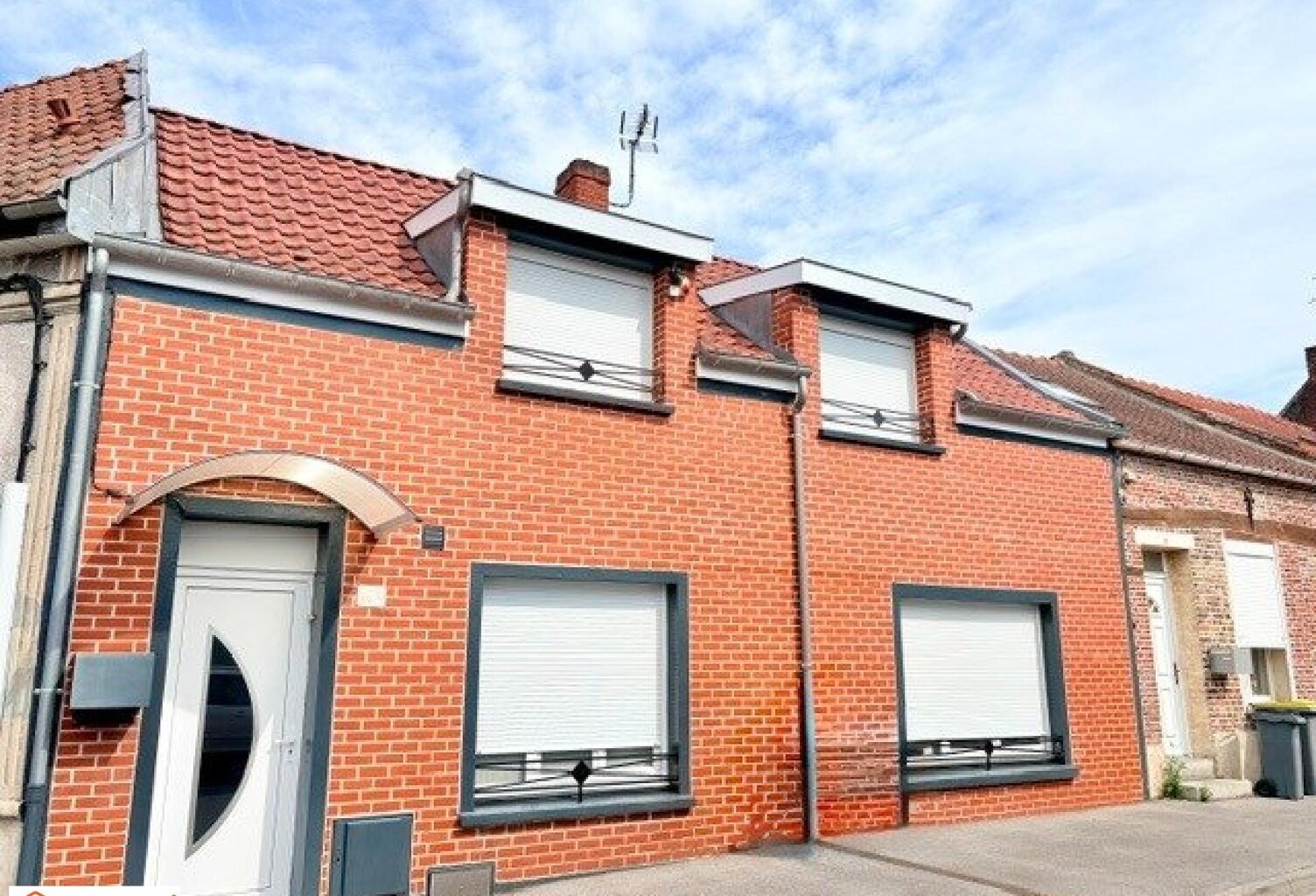 Coup de cœur à Fresnes-sur-Escaut  Maison entièrement rénovée aux prestations de qualité ! — photo 1