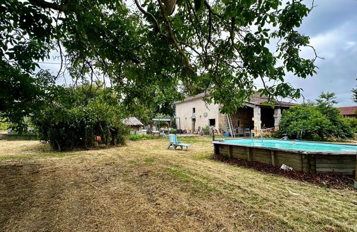 Maison en pierre à la campagne — photo 2