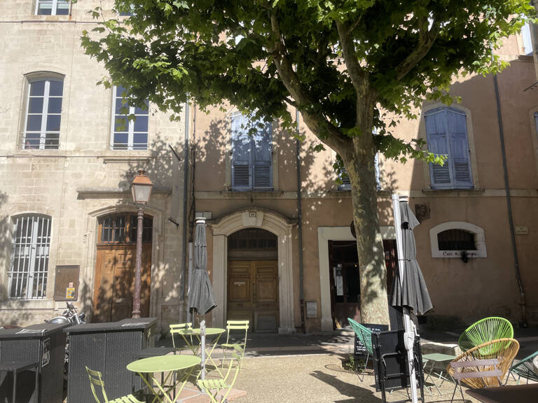 Petit appartement sur une place d'APT — photo 1