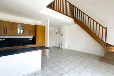 Appartement 4 pièces 830 €