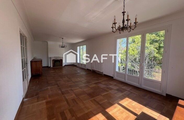 REZE - Maison 9 pièces d'environ 200 m² sur une parcelle de 420 m² — photo 2