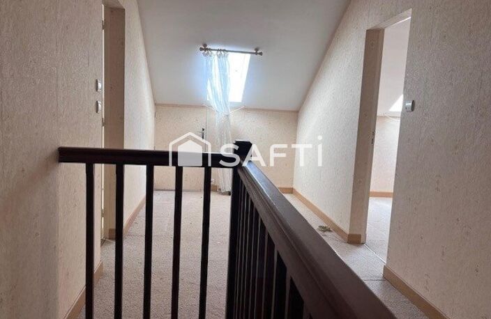 REZE - Maison 9 pièces d'environ 200 m² sur une parcelle de 420 m² — photo 4