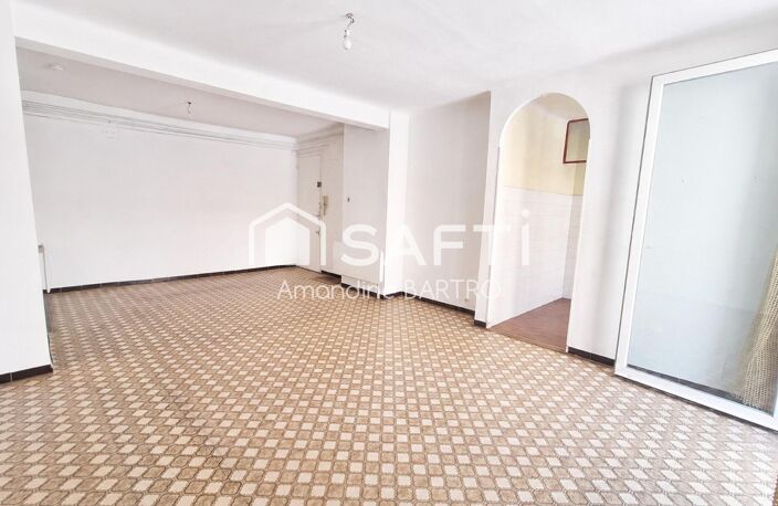 LA CIOTAT Centre-ville  Proximité Vieux-Port  Grand T2 de 55 m² transformable en T3  Balcon, Cave  Fort potentiel — photo 2