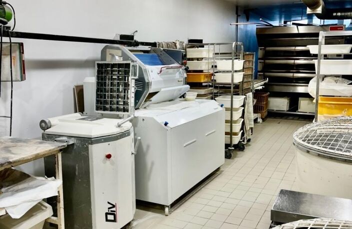 Mur et fonds de commerce avec fort potentiel de développement — photo 2