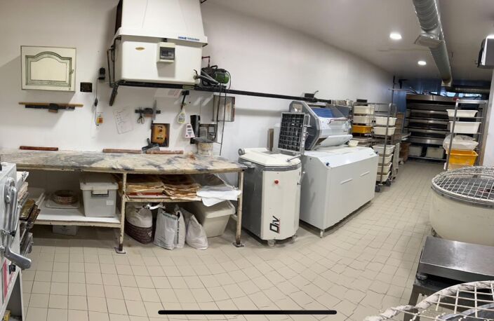 Mur et fonds de commerce avec fort potentiel de développement — photo 3