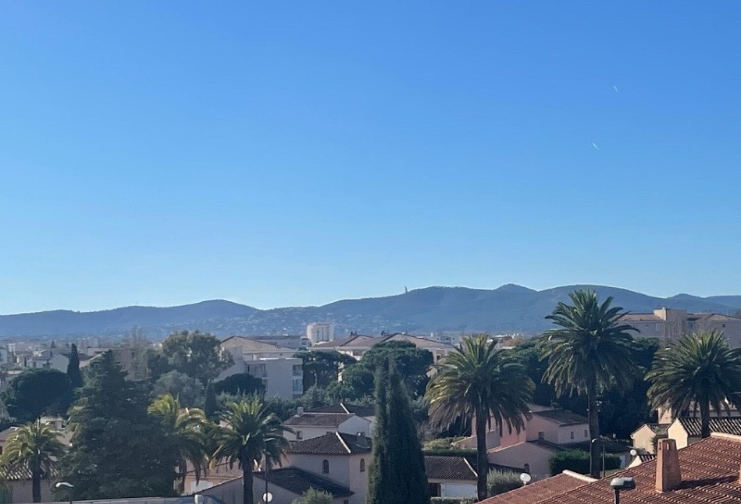 Fréjus appartement 2 pièces 47m2 dans résidence récente. — photo 1