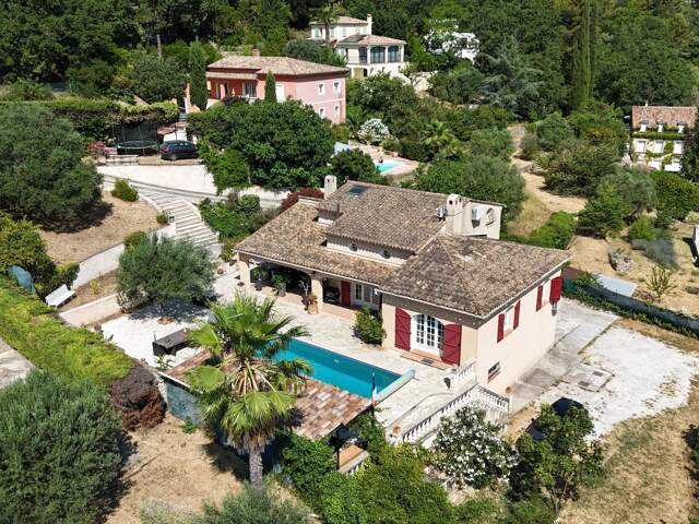 A vendre/ Maison de 144m² avec piscine. — photo du bien