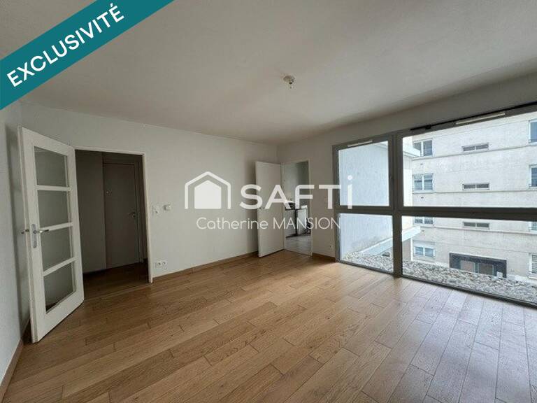 Spacieux T1 avec terrasse à vendre à Reims au sein de la résidence "Villa Colbert" quartier bd de la Paix — photo 1