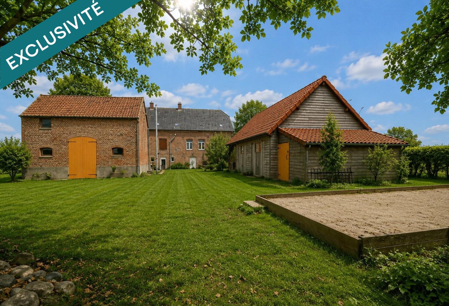 Ensemble de batis avec 431 m2 habitables, 15 chambres, 6 salles d'eau, dépendances 30m2 et 43 m2, 1455 m2 de parcelle! — photo 1