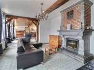 Ensemble de batis avec 431 m2 habitables, 15 chambres, 6 salles d'eau, dépendances 30m2 et 43 m2, 1455 m2 de parcelle! — photo 3