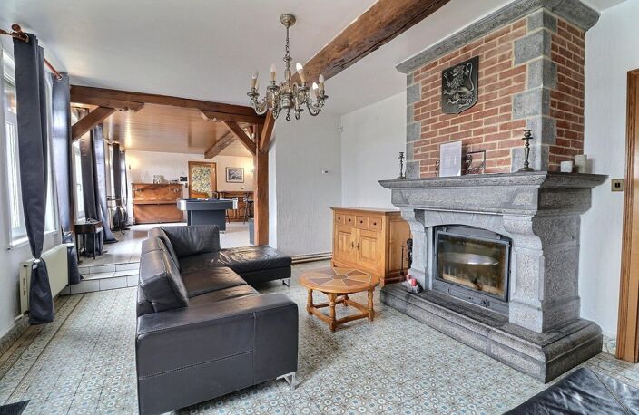 Ensemble de batis avec 431 m2 habitables, 15 chambres, 6 salles d'eau, dépendances 30m2 et 43 m2, 1455 m2 de parcelle! — photo 3