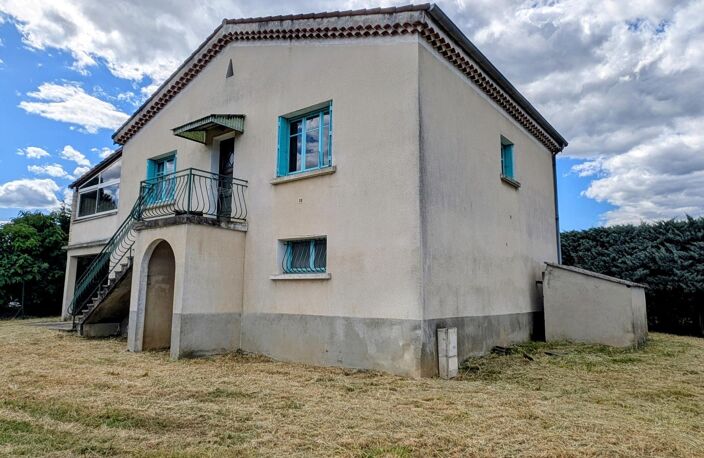Maison à renover au coeur de Lachapelle sous aubenas avec terrain constructible. — photo 3